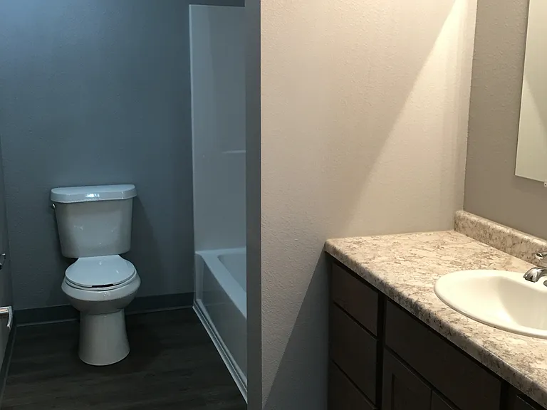 Scandia Woods Apartments — Photo 9
