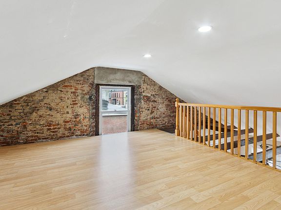 Loft (office or 2nd bedroom) - low ceiling
