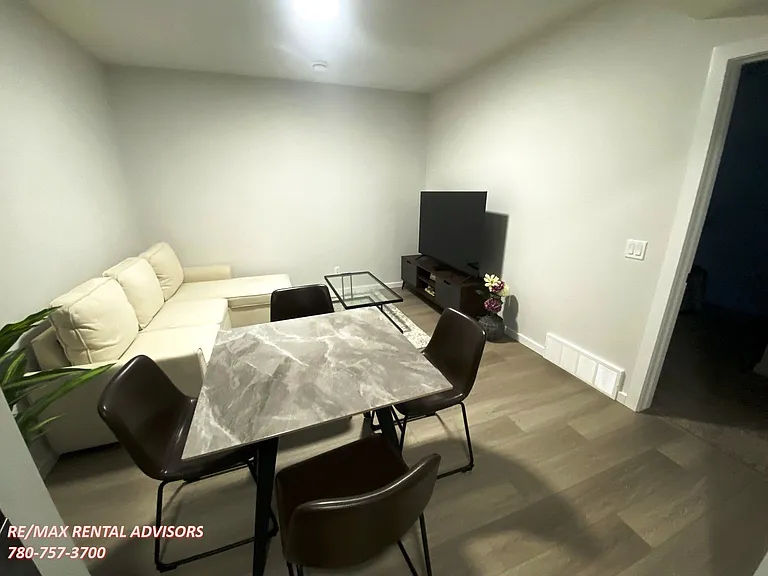 2127 Muckleplum Cres SW #BASEMENT — Photo 7