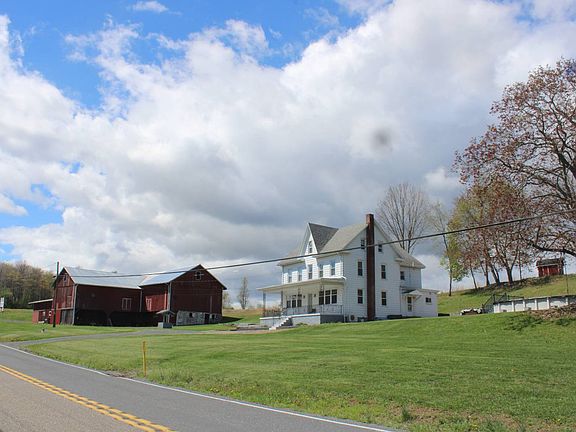4th image of 2221 Irish Valley Rd