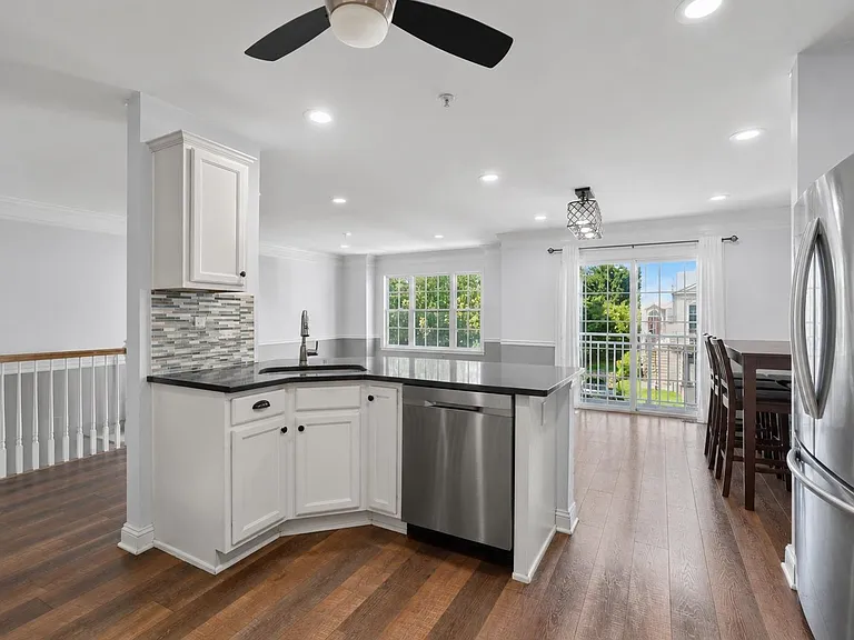209 Blue Heron Dr — Photo 38