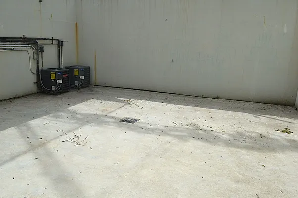 Rented by Nooklyn NYC LLC | media 18