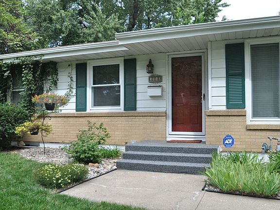3rd image of 3940 N Denver Ave