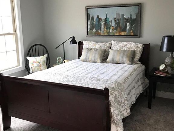 4th image of 1025 Berry Hill Dr #1025