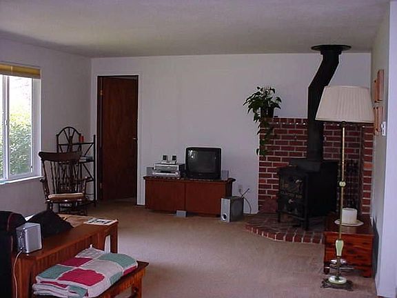 5th image of 4117 88th Ave NW