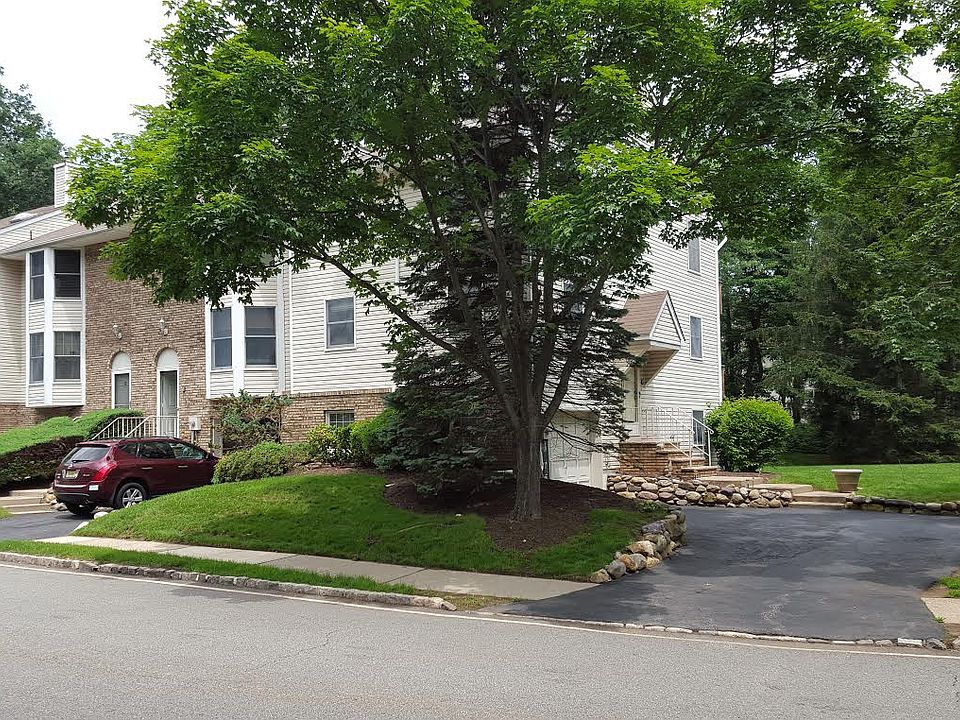Beautiful 2 bedroom townhome
