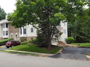 18 Brookstone Cir, Morris Plains, NJ 07950
