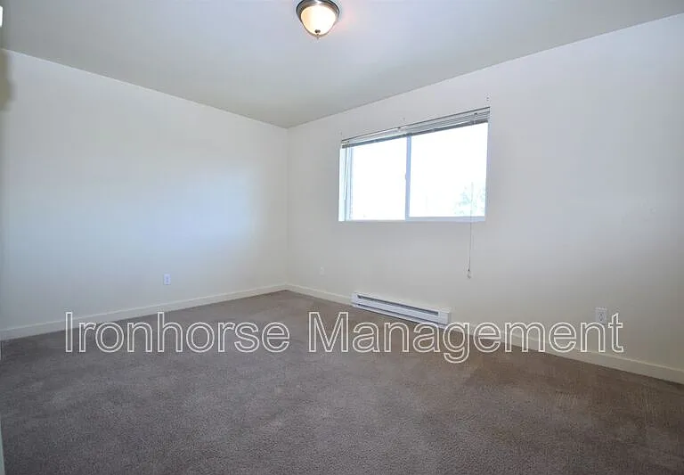 807 W Villard St #21 — Photo 16