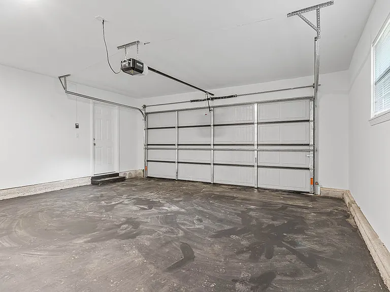 2411 W Megan Dr — Photo 27