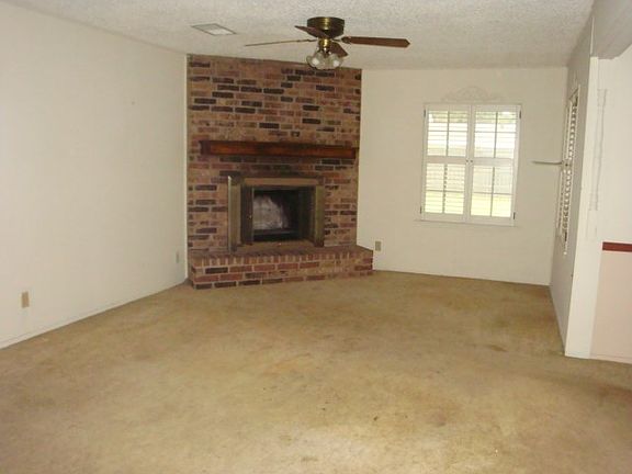 3rd image of 503 Flamingo Cir