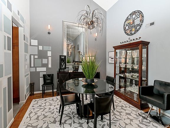 4th image of 2009 Calvin Cliff St #15