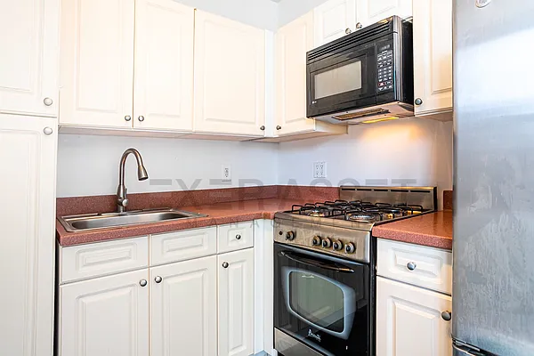 Rented by Exor Asset Managment LLC | media 32