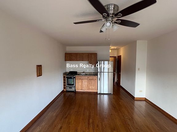 3rd image of 4806 N Kedzie Ave #205