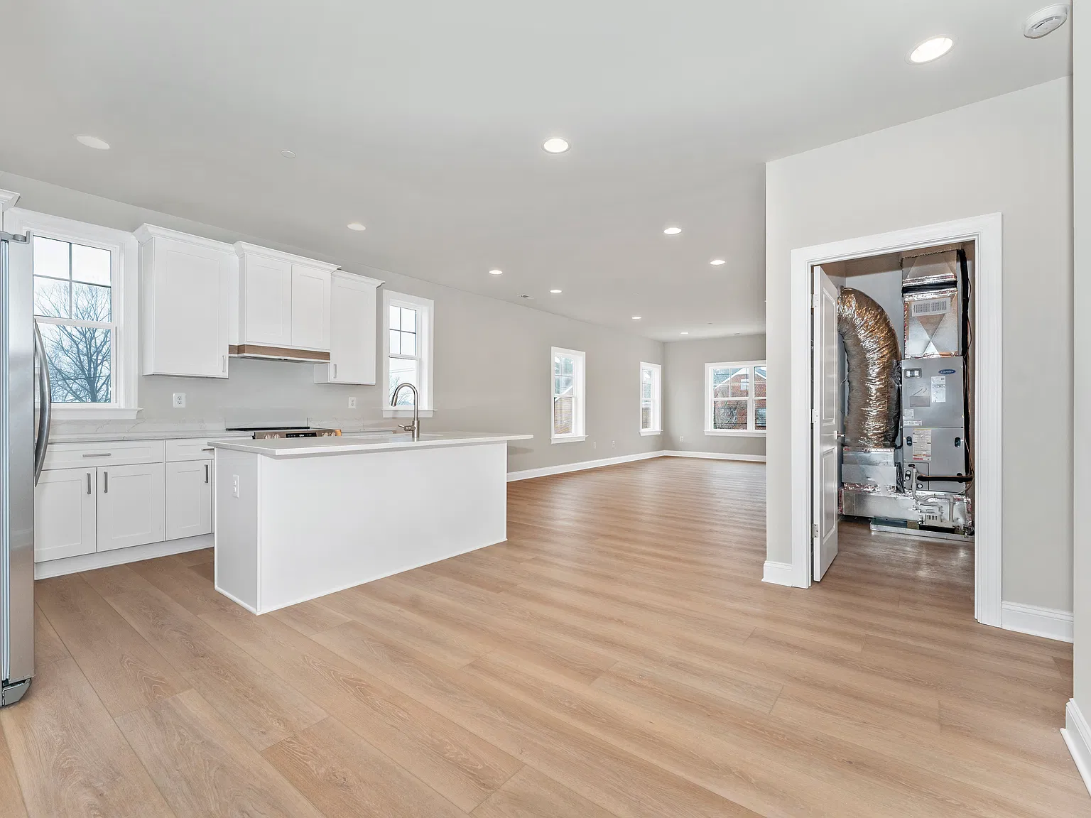 2 bed, 1250 sqft, $2,400 — Photo 4