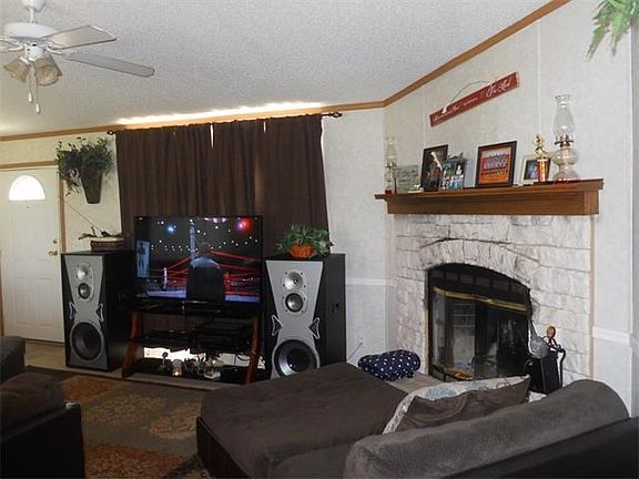 4th image of 804 Yucca Dr