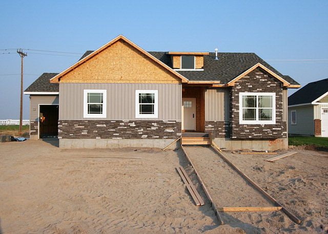 1st image of 3892 Steeplechase Ln