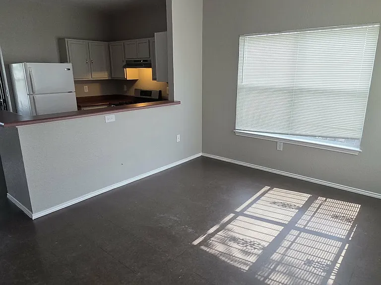 602 Chihuahua St — Photo 7