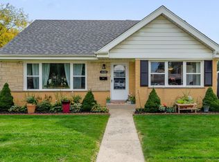 1600 Heidorn Ave, Westchester, IL 60154