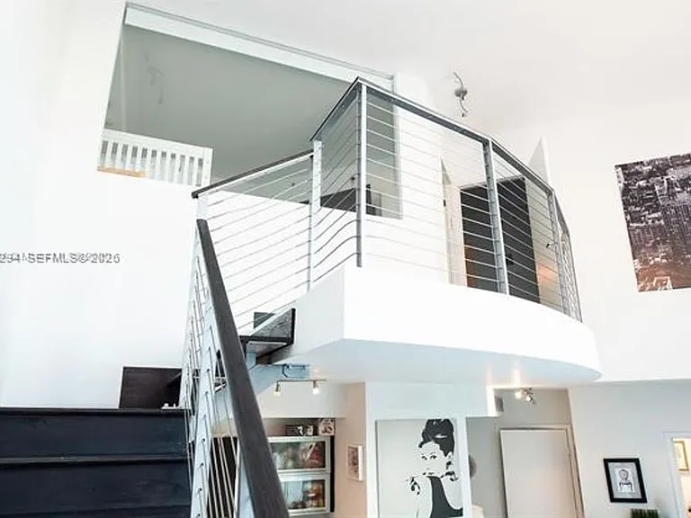 90 SW 3rd St #Townhouse 301 — Photo 5