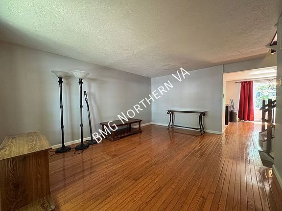 4th image of 379 W Broad St