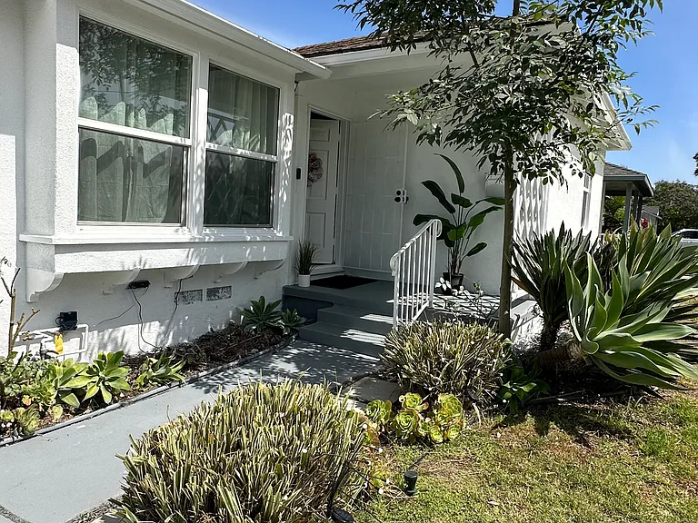 Ocana Ave — Photo 28
