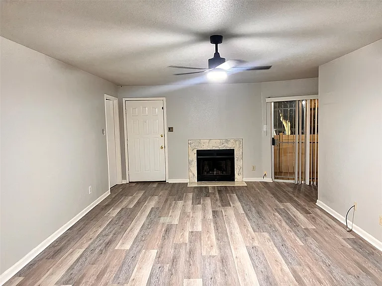 10661 Braes Bend Dr — Photo 3