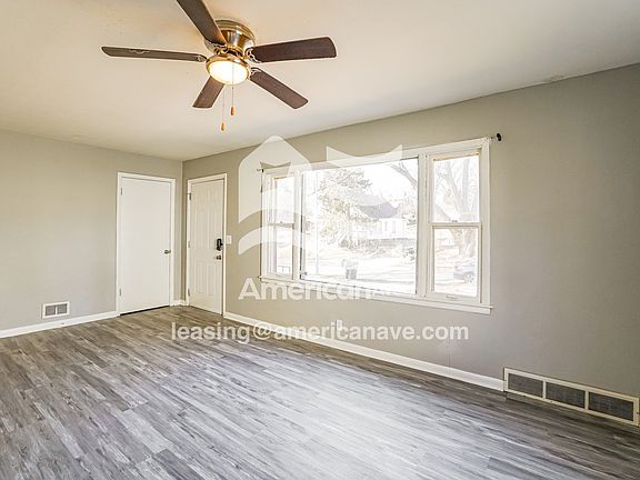 1522816_002_living_room_2.jpg