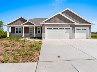 1519 Brayden Ln, De Pere, WI 54115