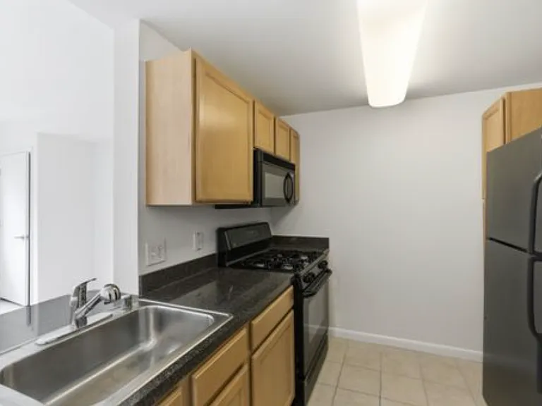 350 G St SW #N226 — Photo 5