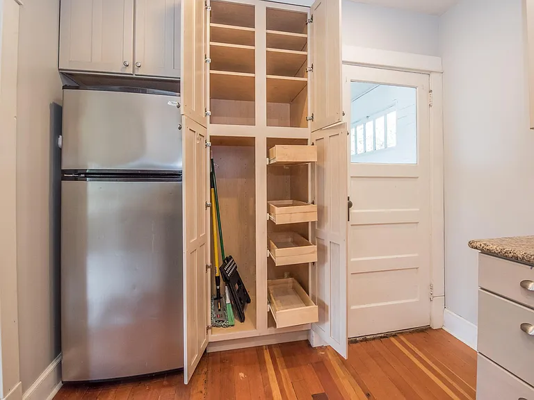 6302 SE 49th Ave — Photo 17