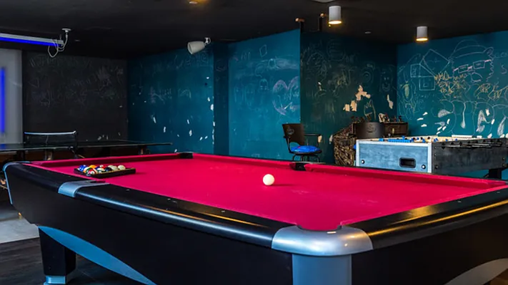 Rented by Nooklyn NYC LLC | media 52