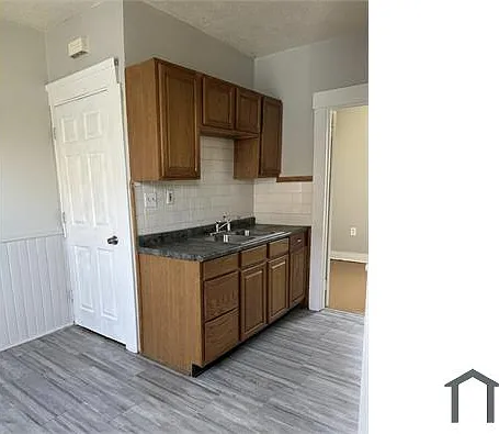 2 bed, $1,050 — Photo 3