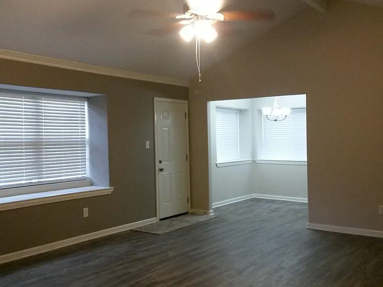 11307 Rousseau Dr — Photo 4