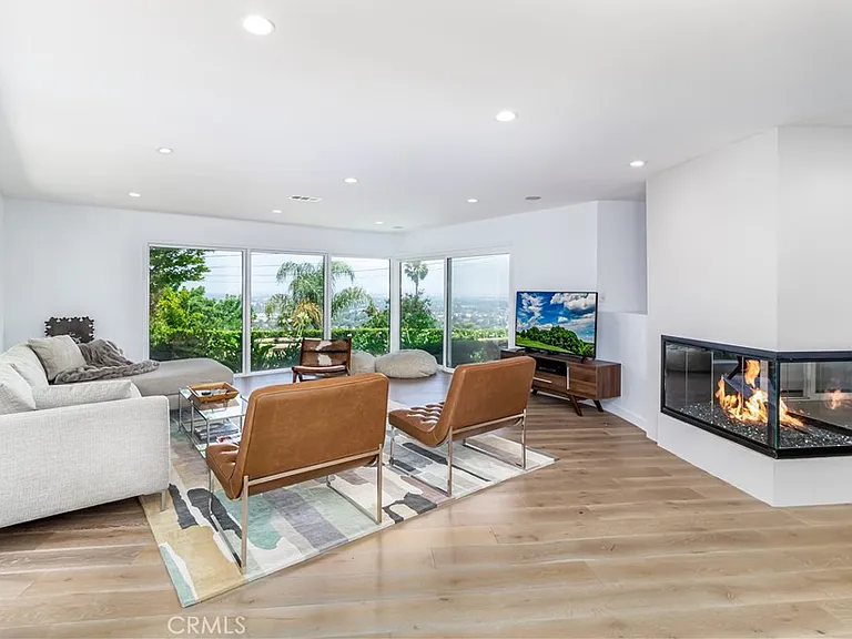 3546 Berry Dr — Photo 5