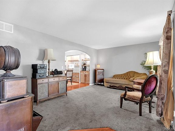 4th image of 4860 Crown Boulevard