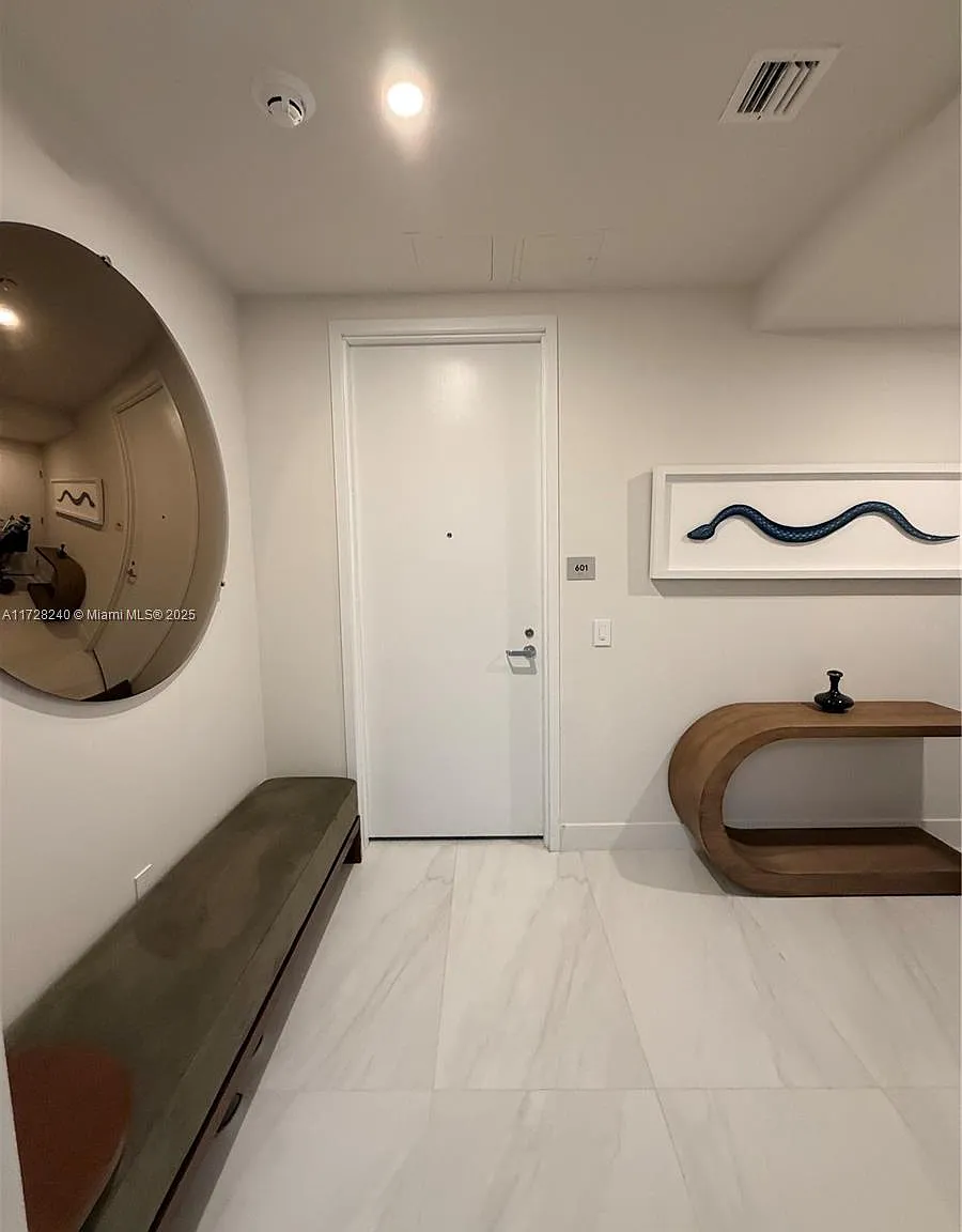 Aurora Condo — Photo 3