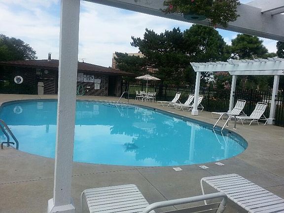 2nd image of 700 Perrie Dr Unit 114