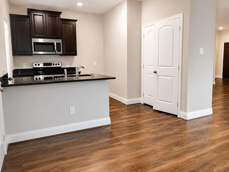 1426 Warringwood Dr — Photo 10