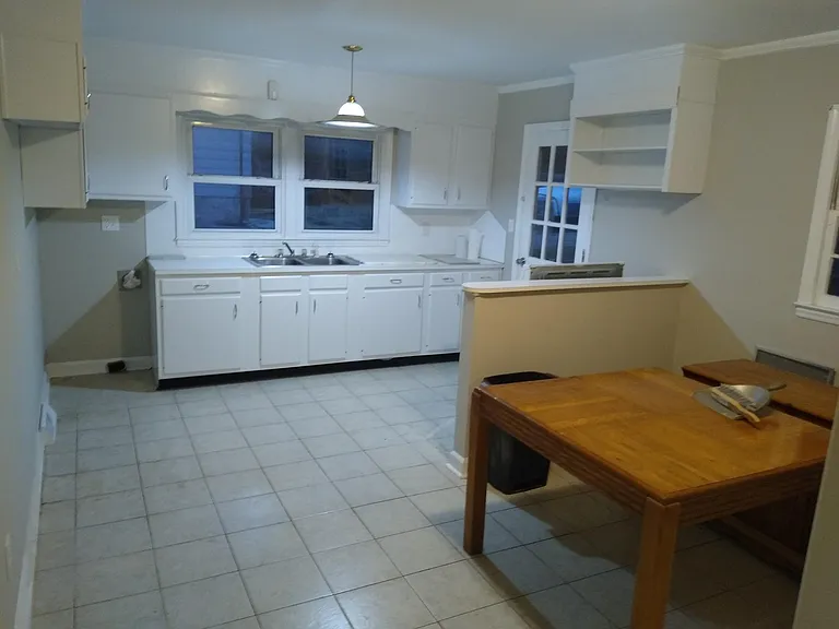 1627 Browns Ave — Photo 3