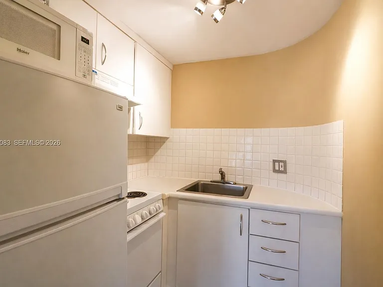 1650 NE 115th St #505 — Photo 11