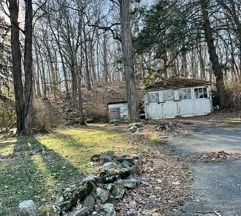 3rd image of 51 Barrett Pond Rd