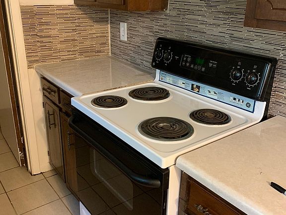 The Kitchen Oven, granite counter-tops