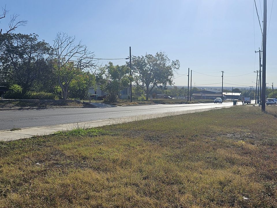 2nd image of 813 Toepperwein LOT 6