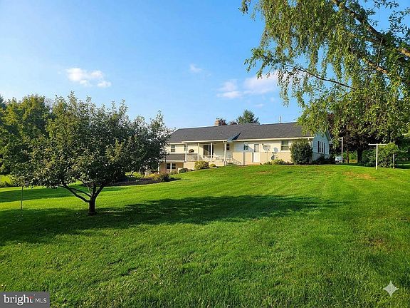 3rd image of 134 Meadow Ln