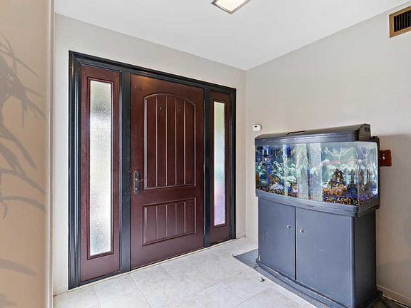 4th image of 5783 Cohasset Way