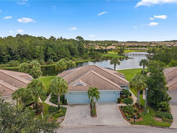 3rd image of 10637 Camarelle Cir