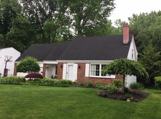 28735 Windsor Dr, North Olmsted, OH