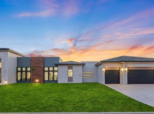 469 Country Oaks Dr, El Paso, TX 79932