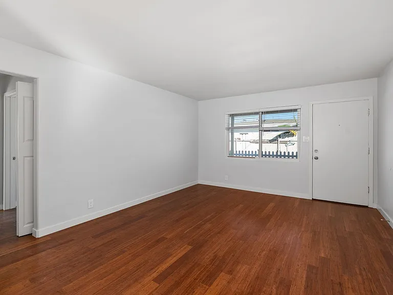 306-308 Elm Ave #861-865 — Photo 8