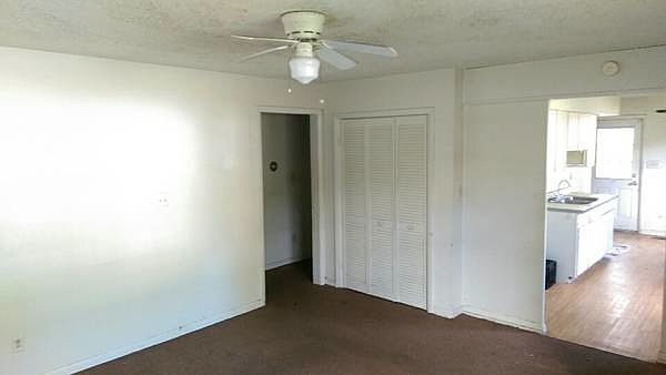 2nd image of 932 Woodview Ave SW